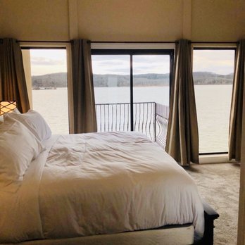 D'Monaco Luxury Resort - Ah, now this is living an abundant life. - Venues & Event Spaces Near Me - Ridgedale, Missouri