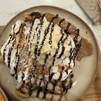Cafe Auburndale - Cookie Butter Croffle - Coffee & Tea Near Me - Flushing, New York