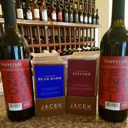 Waterside Vineyard & Winery