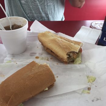 Lee's Seafood & Grille - Gumbo and shrimp po boy - Seafood Near Me - Kenner, Louisiana Lee's Seafood & Grille - Gumbo and shrimp po boy - Seafood Near Me - Kenner, Louisiana