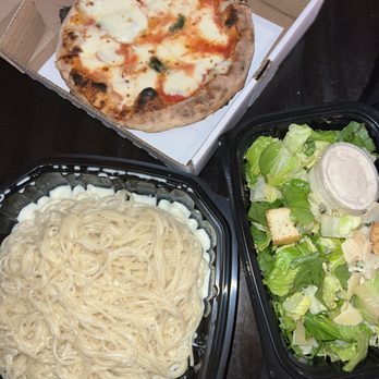 Coratti's Pizzeria Bar & Bocce - Spaghetti with Alfredo Sauce, secret menu Margarita Pizza - Bars Near Me - Ann Arbor, Michigan