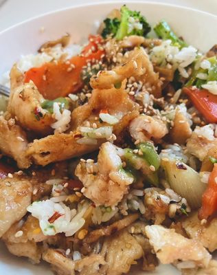 Lucky House Restaurant & Lounge