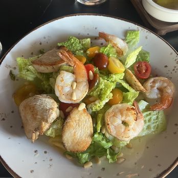 Cafe-Boutique Piano - Shrimp and chicken pesto salad - Modern European Near Me - Winter Park, Florida