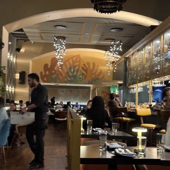 Farzi Cafe - Ambience - Indian Near Me - Bellevue, Washington