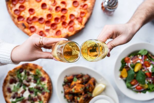 Amici's East Coast Pizzeria by null