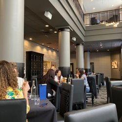 Astor On Main - Dining area by the jazz stage