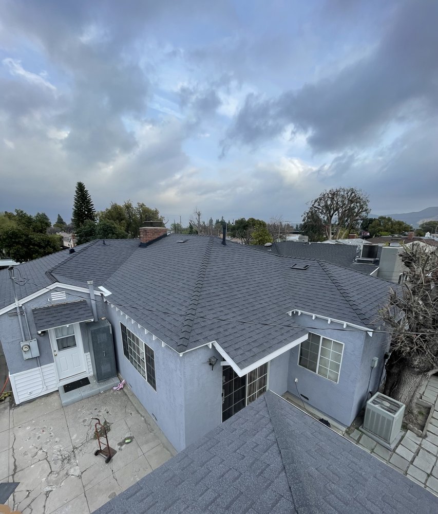 Slide of Mendoza Roofing