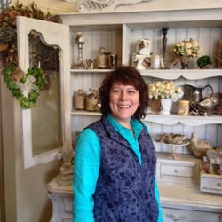 Uniquely Chic Floral & Home