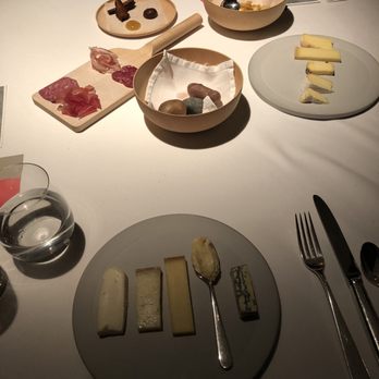Schloss Schauenstein - Swiss Food Near Me - Fürstenau, GR
