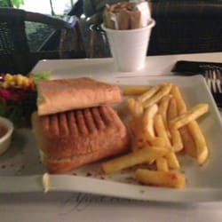 Doren Cafe & Restaurant - Minicik tost istedim :))