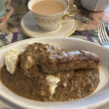 The Book & Bee - Cafes Near Me - Hendersonville, North Carolina