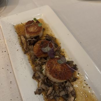 Alina's Ristorante - Seared scallops on sautéed wild mushrooms - Italian Near Me - Hadley, Massachusetts