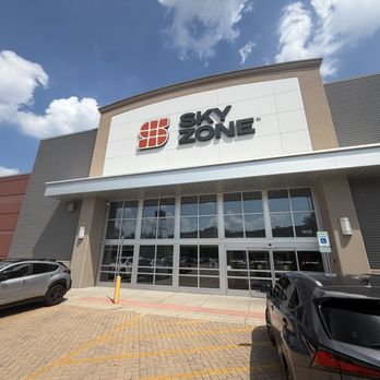Sky Zone Trampoline Park - Trampoline Parks Near Me - Chicago, Illinois Sky Zone Trampoline Park - Trampoline Parks Near Me - Chicago, Illinois