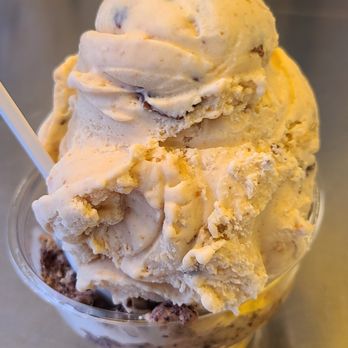 Guptill's Ice Cream - Peanut Butter Pie over Cappuccino Crunch. - Ice Cream & Frozen Yogurt Near Me - Cohoes, New York Guptill's Ice Cream - Peanut Butter Pie over Cappuccino Crunch. - Ice Cream & Frozen Yogurt Near Me - Cohoes, New York