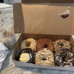 Surfer's 6 Surfies' Six Donut Surfer's 6 Surfies' Six Donut