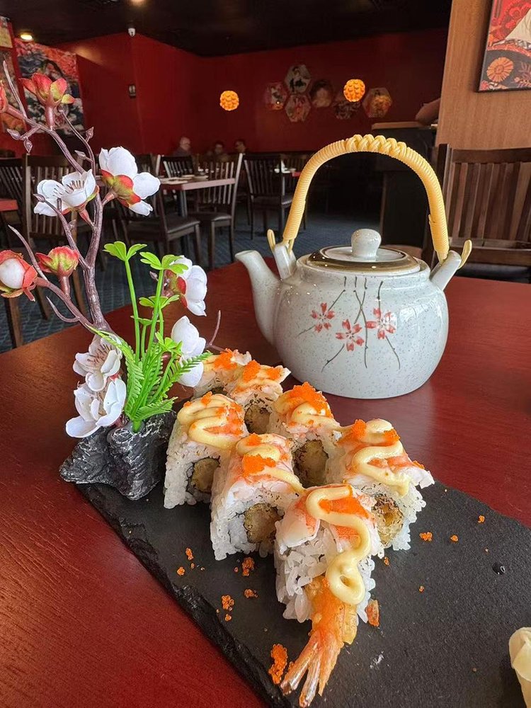 Yume Sushi & Asian Cuisine Logo