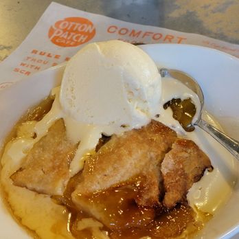 Cotton Patch Cafe - Peach cobbler - American Near Me - Rockwall, Texas