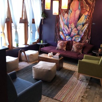 Dancing Yak - Sitting area, waiting area - Himalayan/Nepalese Near Me - San Francisco, California