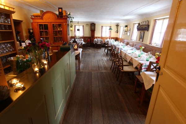 Schlosswirt zu Anif - Biedermeier-Hotel & Restaurant | Tagungshotel & Hochzeitsfeiern by null