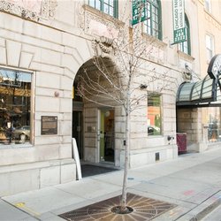 Lincoln Park Dental Studio - Here's our entrance.