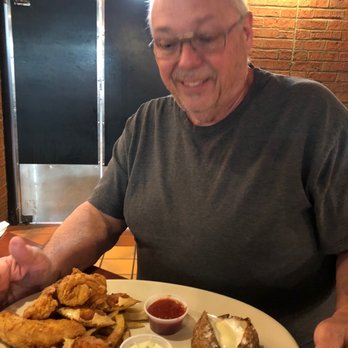 O'Charley's Restaurant & Bar - Seafood Combo Platter* - American Near Me - Paducah, Kentucky O'Charley's Restaurant & Bar - Seafood Combo Platter* - American Near Me - Paducah, Kentucky