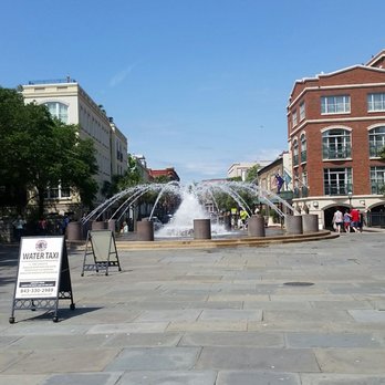 HarbourView Inn - The fountain and our hotel - Hotels Near Me - Charleston, South Carolina HarbourView Inn - The fountain and our hotel - Hotels Near Me - Charleston, South Carolina