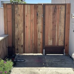 New gate and hardware. New gate and hardware.