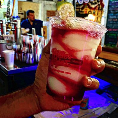 Willie's Joint BAR and GRILL by null