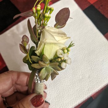 Into-Blooms - Boutonnière with magnet & succulent - Florists Near Me - Simi Valley, California