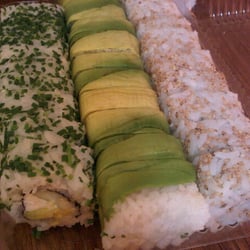Sushikato - Bandeja de 30 piezas a $8600.-
