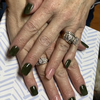 Nails By Belinda - Green with pink accent - Nail Technicians Near Me - Lexington, Kentucky Nails By Belinda - Green with pink accent - Nail Technicians Near Me - Lexington, Kentucky