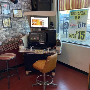 Bobby Lupo's Pizzeria - Pizza Near Me - Harker Heights, Texas