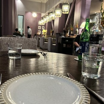 Willow - Main seating area - Italian Near Me - Sacramento, California