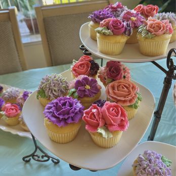 Plumeria Cake Studio - Floral cupcakes - Desserts Near Me - Mission Viejo, California Plumeria Cake Studio - Floral cupcakes - Desserts Near Me - Mission Viejo, California
