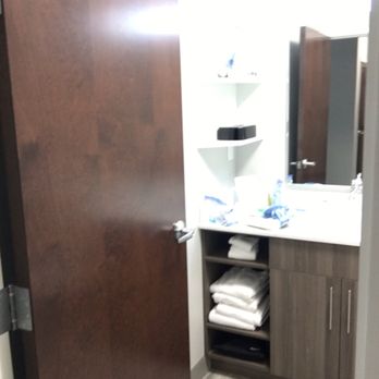 Candlewood Suites - Bathroom - Hotels Near Me - Mcdonough, Georgia