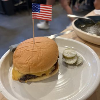 Guantonio's - As simple as this cheeseburger was, there was nothing simple about the amount of flavor it delivered! - Pizza Near Me - Lodi, California