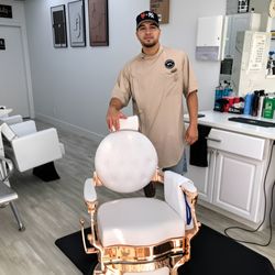 iFRESHk Luxury Barbershop - Christian Gomez, best barber in Palm Springs.