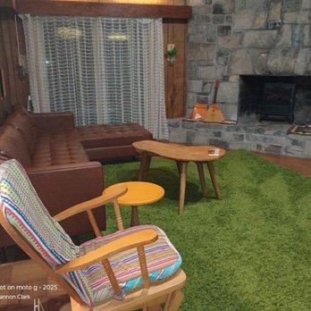 Champlain Painting And More - Freshly cleaned groovy living room - Painters Near Me