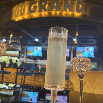 100 Grand Bar and Grill - Complementary champagne; Women's Wednesday - Desserts Near Me - Houston, Texas 100 Grand Bar and Grill - Complementary champagne; Women's Wednesday - Desserts Near Me - Houston, Texas