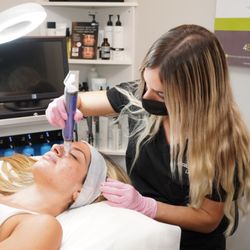 4Ever Young Anti  Aging Solutions - Hydrafacial process