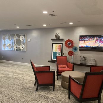 Hampton Inn Salem - Just chilling - Hotels Near Me - Salem, Virginia
