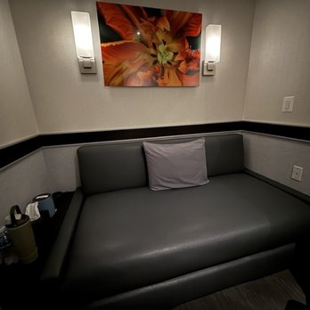 Minute Suites - Inside - Airport Lounges Near Me - Philadelphia, Pennsylvania Minute Suites - Inside - Airport Lounges Near Me - Philadelphia, Pennsylvania