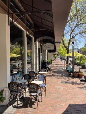 Gilbert's on Main by null