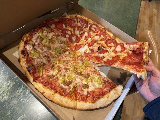 Martolli's Hand Tossed Pizza by null
