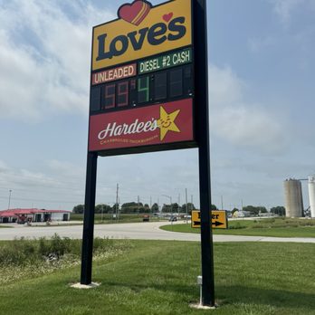 Love's Travel Stop - Gas Stations Near Me - Ellsworth, Iowa Love's Travel Stop - Gas Stations Near Me - Ellsworth, Iowa