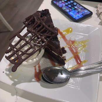 bellagreen - Chocolate cake - American Near Me - Houston, Texas bellagreen - Chocolate cake - American Near Me - Houston, Texas
