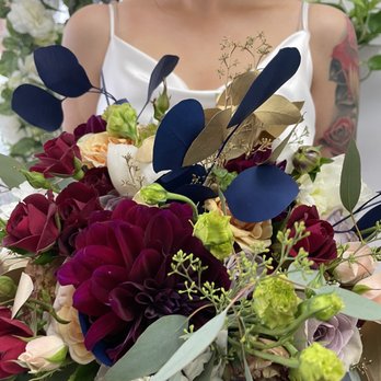 Green Garden Place - Bridal Bouquet - Funeral Services & Cemeteries Near Me - Monterey Park, California Green Garden Place - Bridal Bouquet - Funeral Services & Cemeteries Near Me - Monterey Park, California
