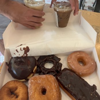 Stan's Donuts & Coffee - Donuts Near Me - Chicago, Illinois Stan's Donuts & Coffee - Donuts Near Me - Chicago, Illinois