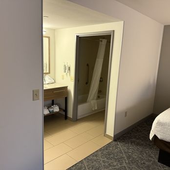 Hampton Inn Texarkana Arkansas - Bathroom - Hotels Near Me - Texarkana, Arkansas Hampton Inn Texarkana Arkansas - Bathroom - Hotels Near Me - Texarkana, Arkansas