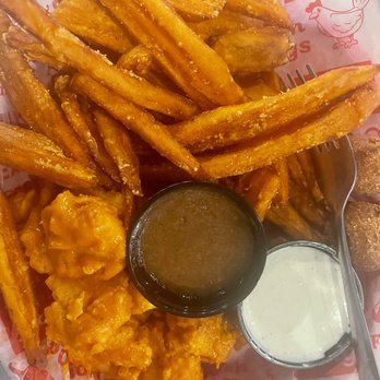Jefferson's - Buffalo Shrimp & Sweet Potato fries. (Photo color not so good) - New American Near Me - Ringgold, Georgia